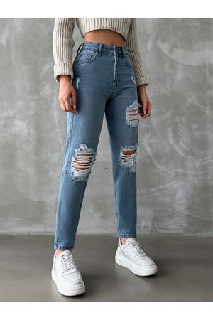 Denim lazer kesim yırtık mom jean pantolon - Mavi