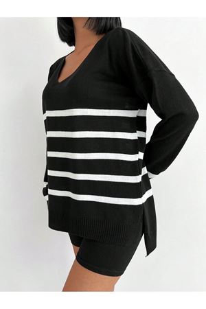 Kadın V Yaka Çizgili yanı yırtmaclı Kazak - Siyah