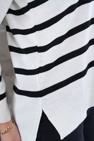 Kadın V Yaka Cizgili yanı yırtmaclı önu kısa arkası uzun triko Kazak -Beyaz