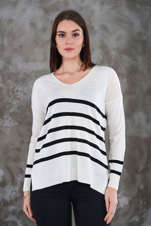 Kadın V Yaka Cizgili yanı yırtmaclı önu kısa arkası uzun triko Kazak -Beyaz
