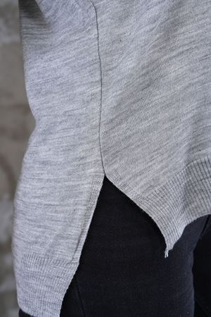 Kadın V Yaka  yanı yırtmaclı önu kısa arkası uzun triko Kazak - Gri